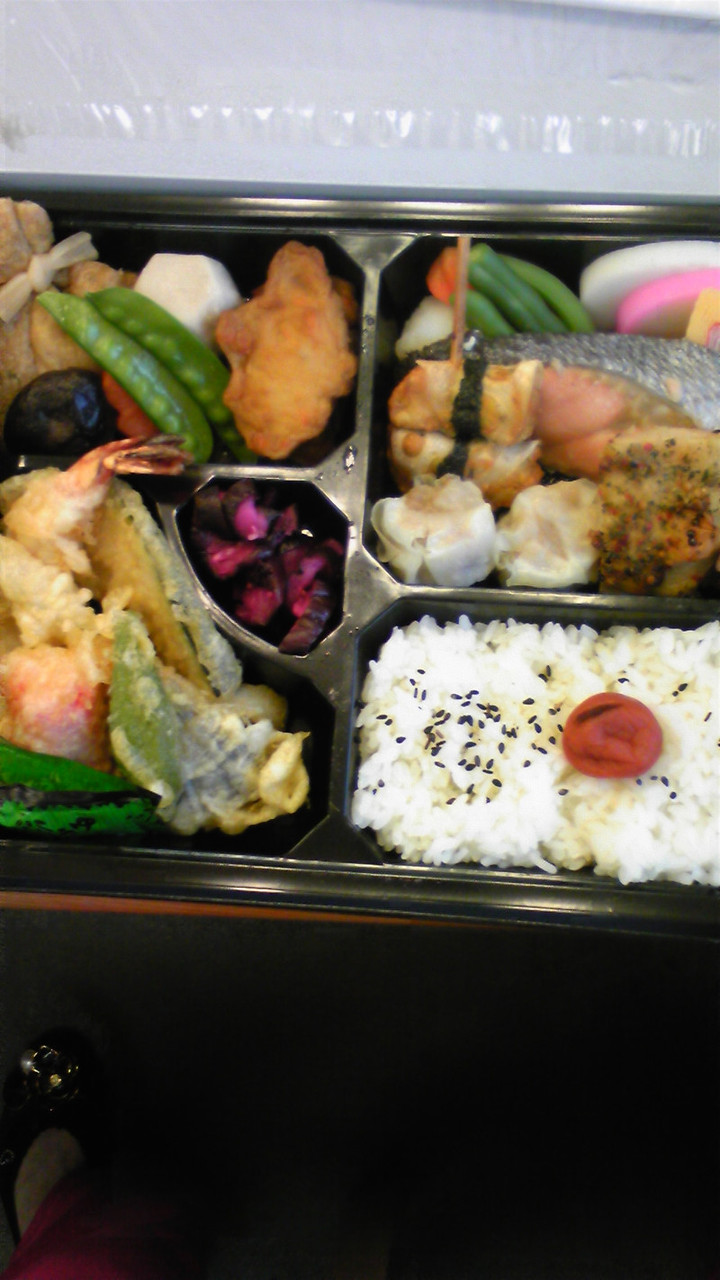 間もなく開演〜