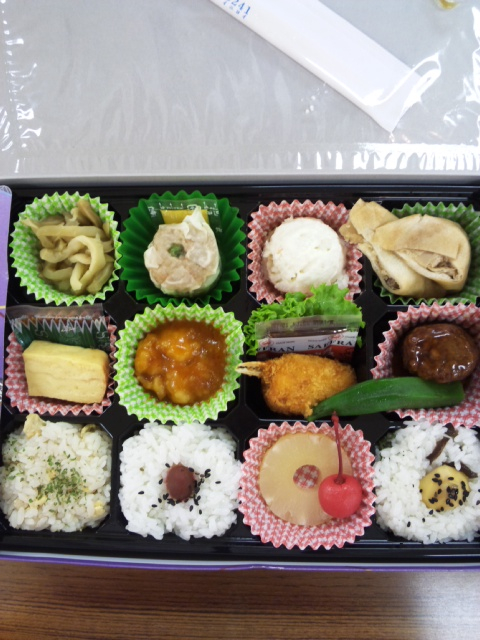 お弁当(^_-)