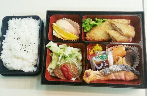 お弁当＼(^-^)
 ／